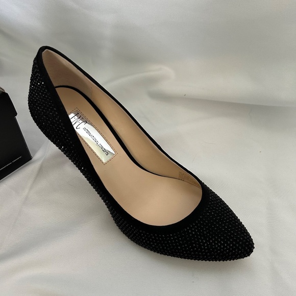 INC International Concepts Black‎ Embellished Pointed Toe Pumps, Size 6M - Picture 2 of 8